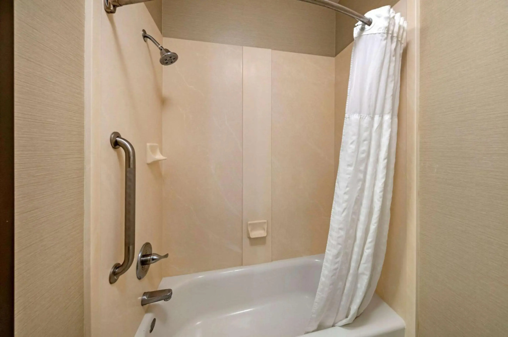 THE ATRIUM HOTEL SFO AIRPORT - FREE Shuttle & Breakfast