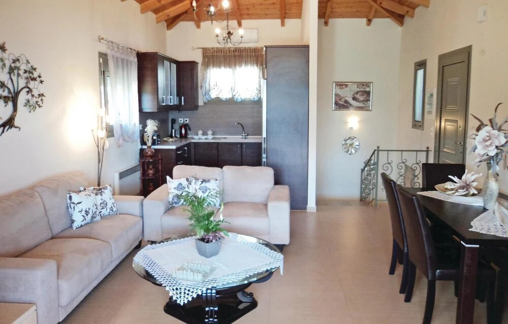 4 Bedroom Beautiful Home In Xyropigado