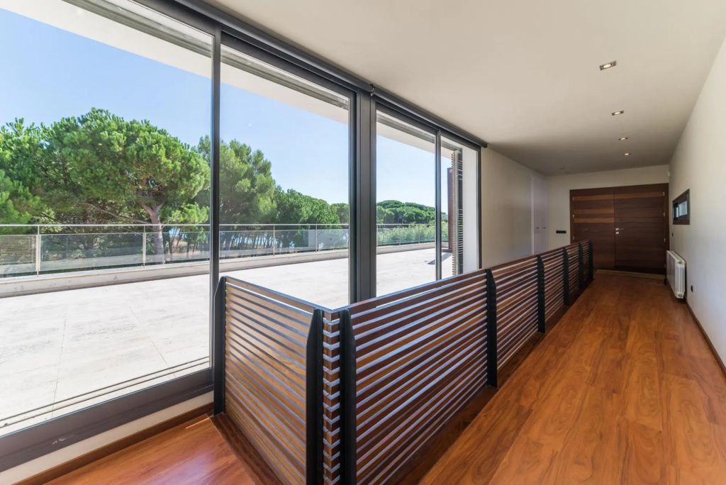 Claudia in L'Escala with 5 bedrooms and 4 bathrooms