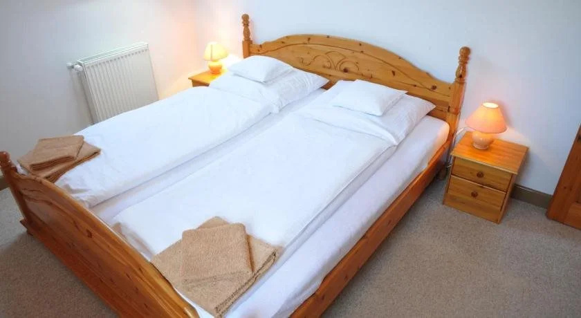 Tyrolska Zagroda - apartament 50m2 z własnym balkonem lub tarasem, blisko sklep, dobry dojazd, duży parking, PKP 15min, PKS 5min
