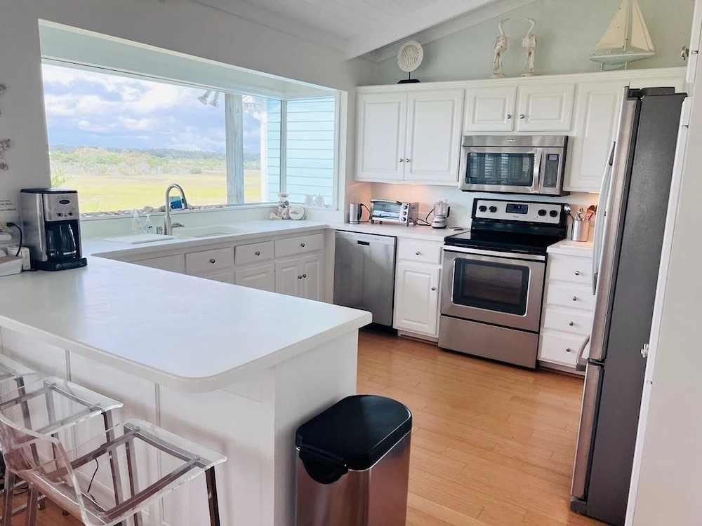 Carpe Diem 4 Bedroom Home by RedAwning