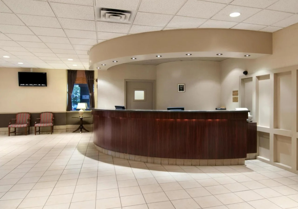 Emerald Hotel & Suites
