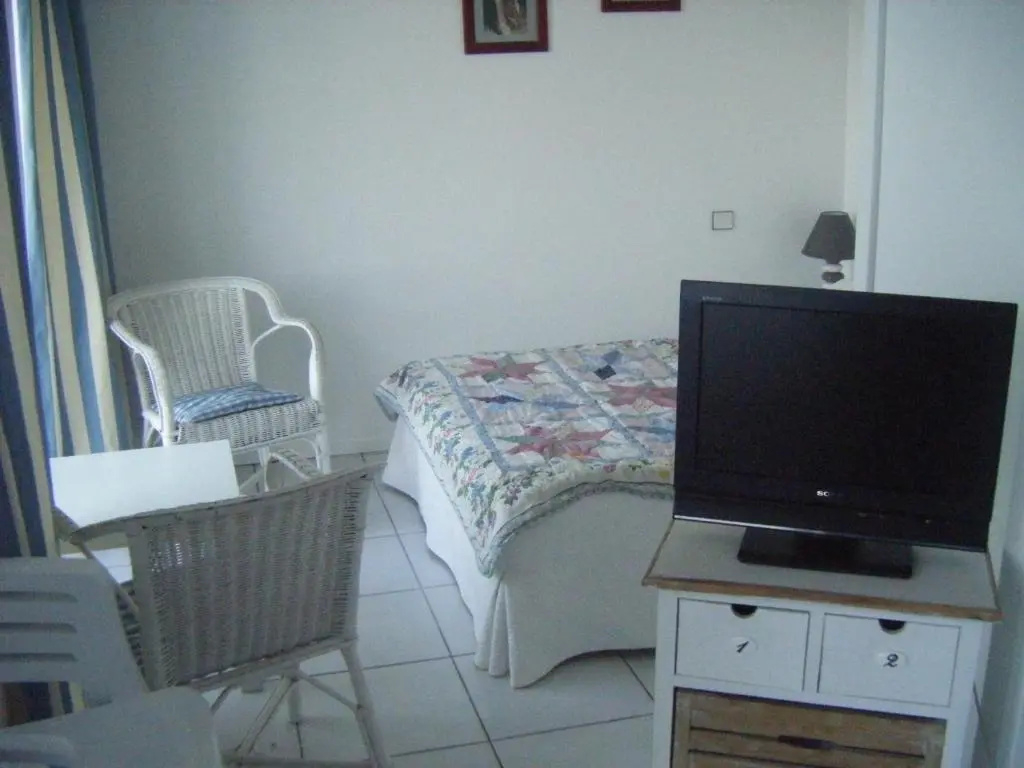 Appartement Royan, 2 Pièces, 4 Personnes - Fr-1-494-63