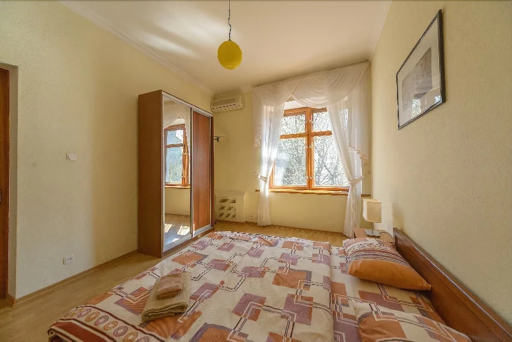 Kiev Accommodation Apartments on Kostiol'na st