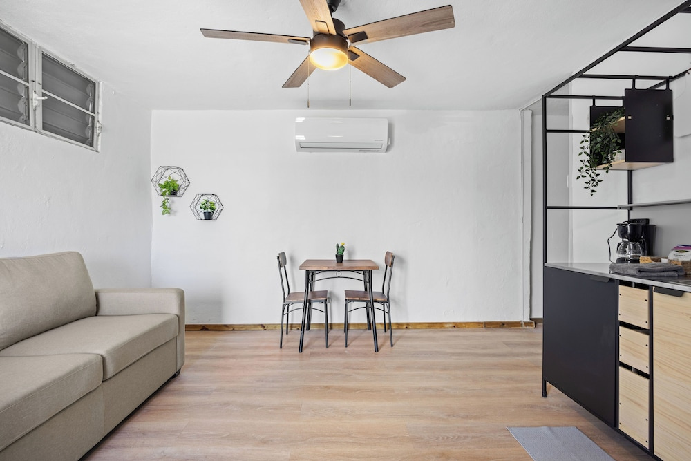 Castellana by Otium