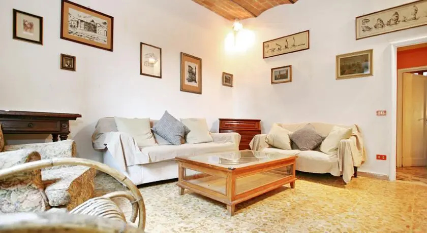Your Home in Florence Oltrarno