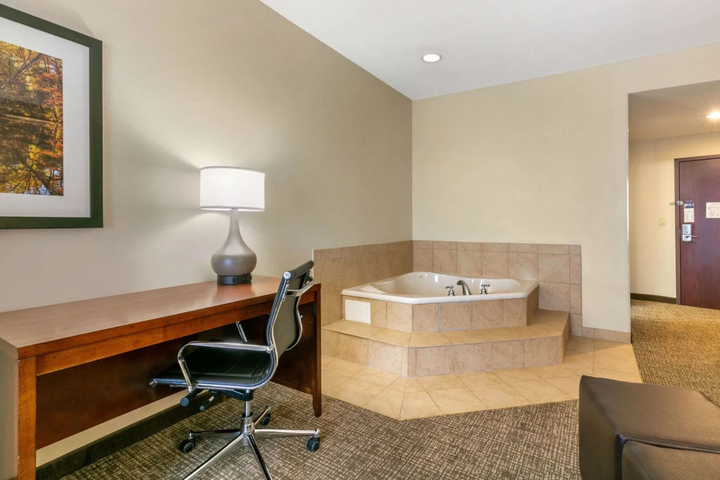 Comfort Suites Forrest City