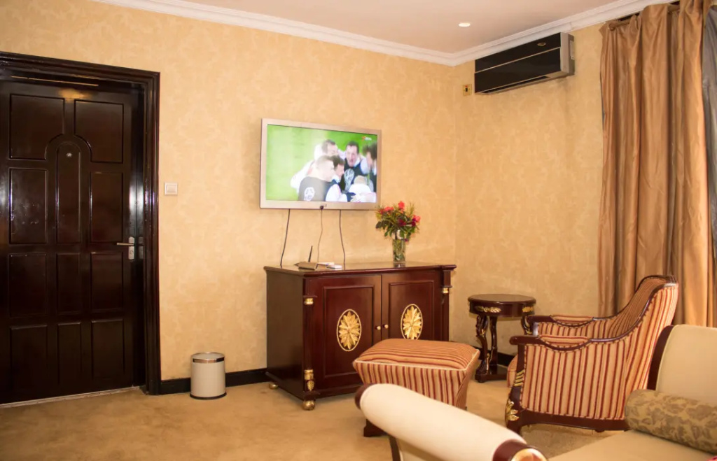 Simama Hotel