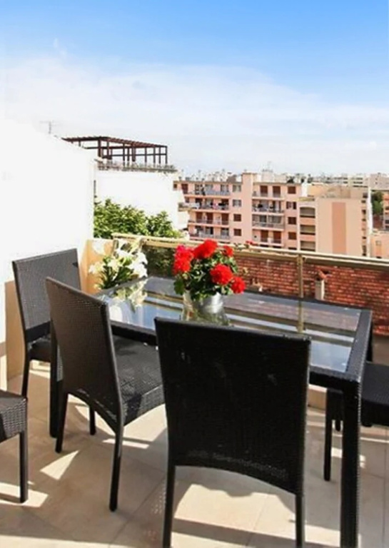 Apartment With 2 Bedrooms in Juan les Pins, With Wonderful City View,