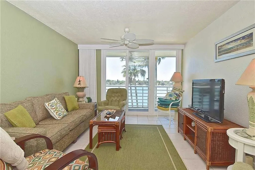 Bahia Vista 8414 - Two Bedroom Condo