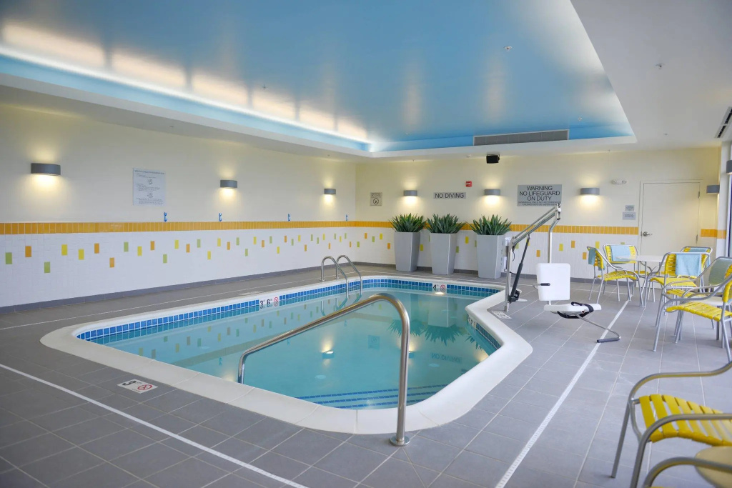 Fairfield Inn and Suites Canton South