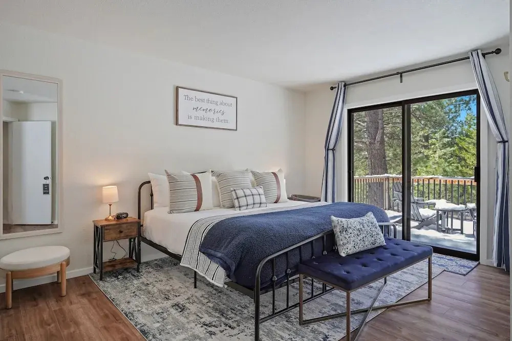 Newly Renovated 12 Sequoia Home, Spacious and Kids Friendly by Redawning