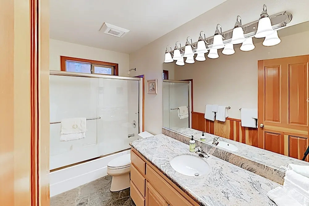 New Listing! Modern Tahoe Donner Getaway 3 Bedroom Home