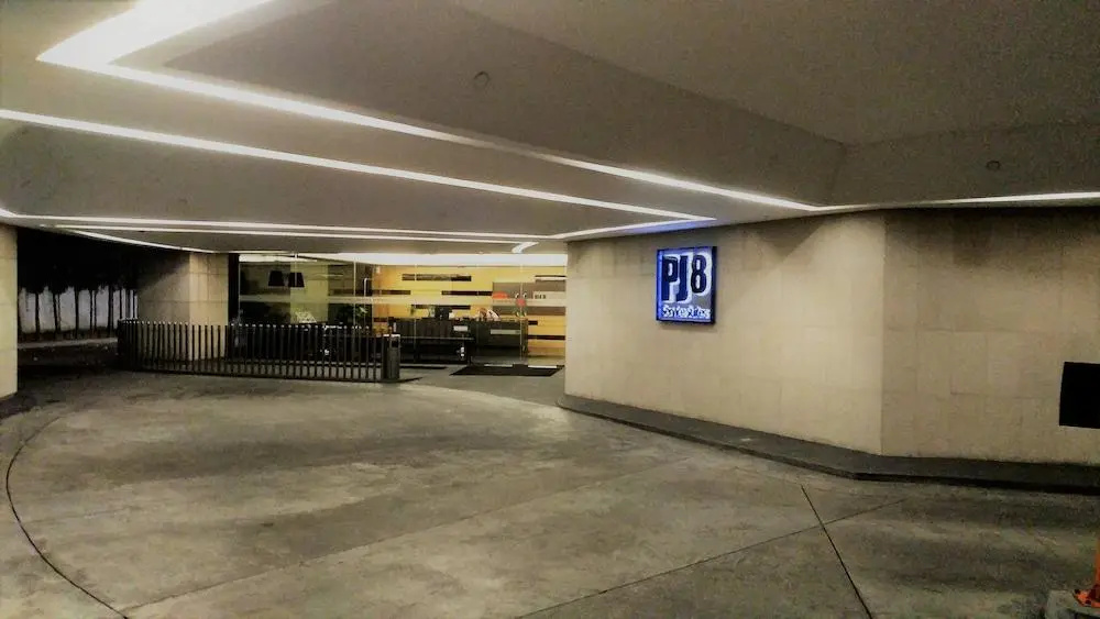 PJ8 Service Suite 2 Bedrooms Near Train Station