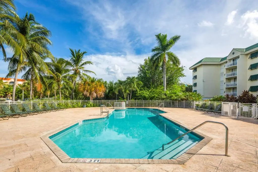 Grand Cayman Suite 309