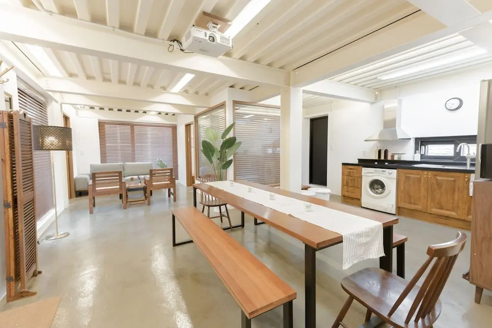Sio Hostel L-Suite