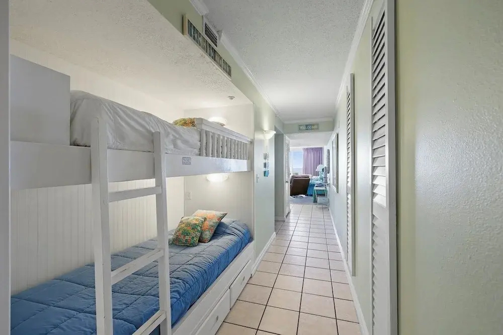 Pelican Beach 1002 1 Bedroom Condo by Pelican Beach Management