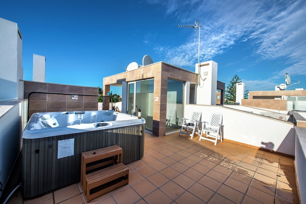 Fuseta Ria Resort - Villa Jasmine - Pool, Jacuzzi & Sea Views