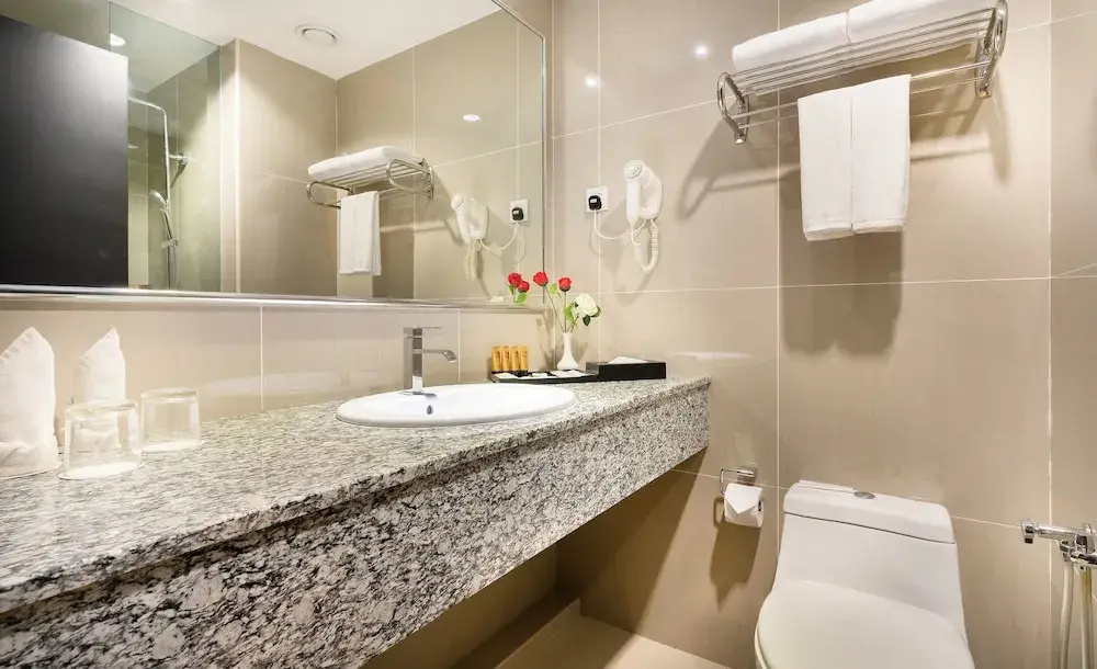 Le\venue Hotel