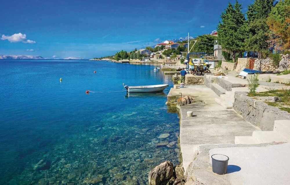 Nice Home in Baric Draga With Wifi and 1 Bedrooms