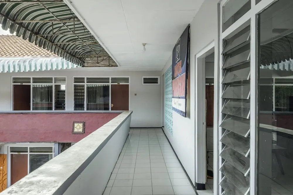 Hotel Priangan by OYO Rooms
