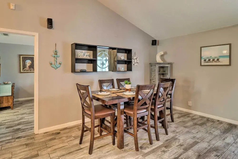 Jacksonville Home, Near Beach & Mayo Clinic!