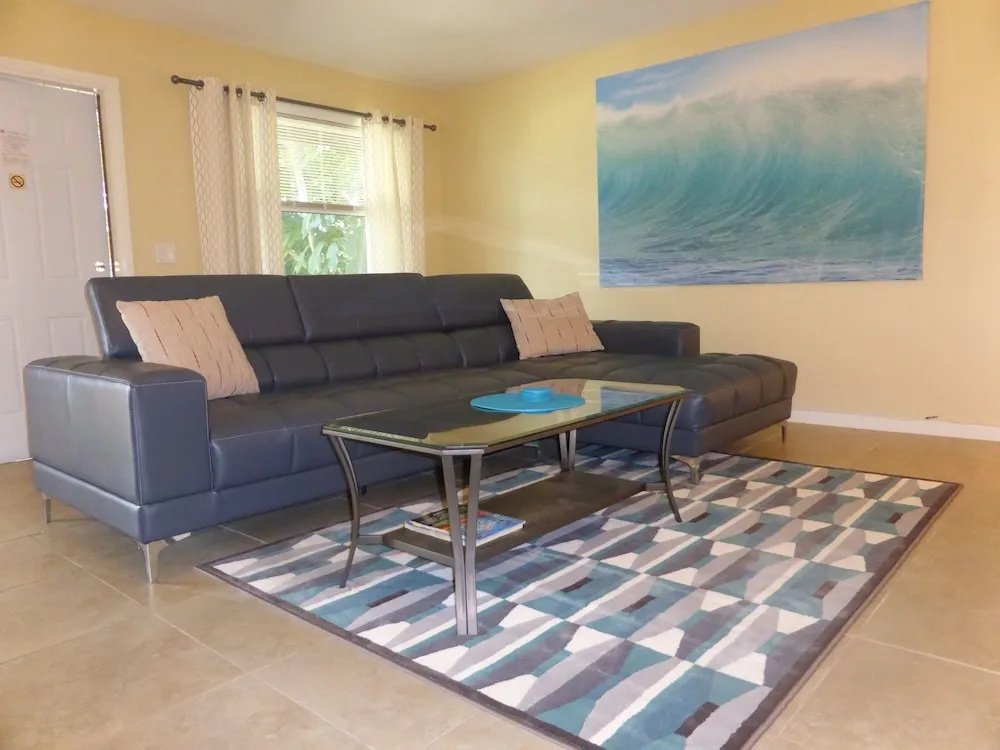 Englewood Bay Motel