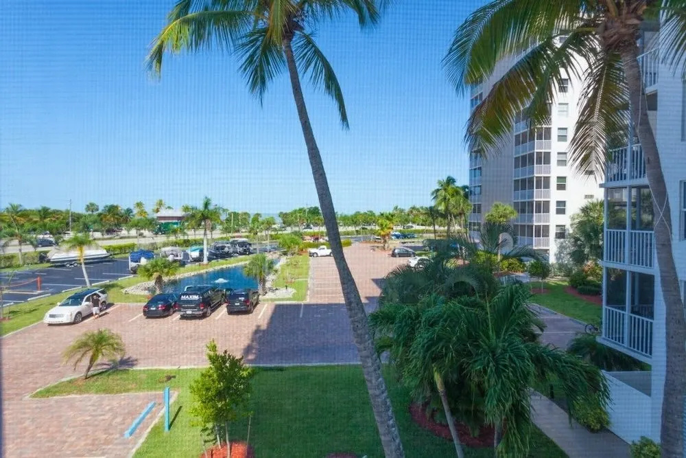 Bonita Beach & Tennis 3307