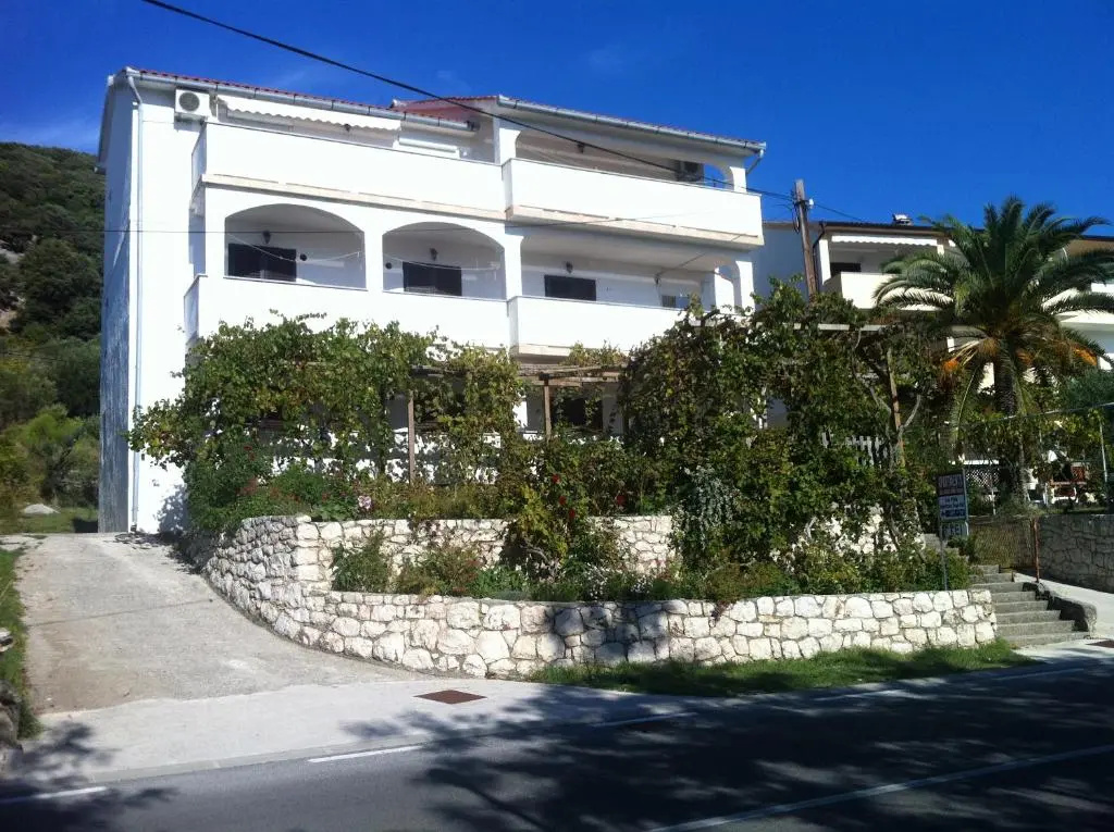 Pljesa Apartments