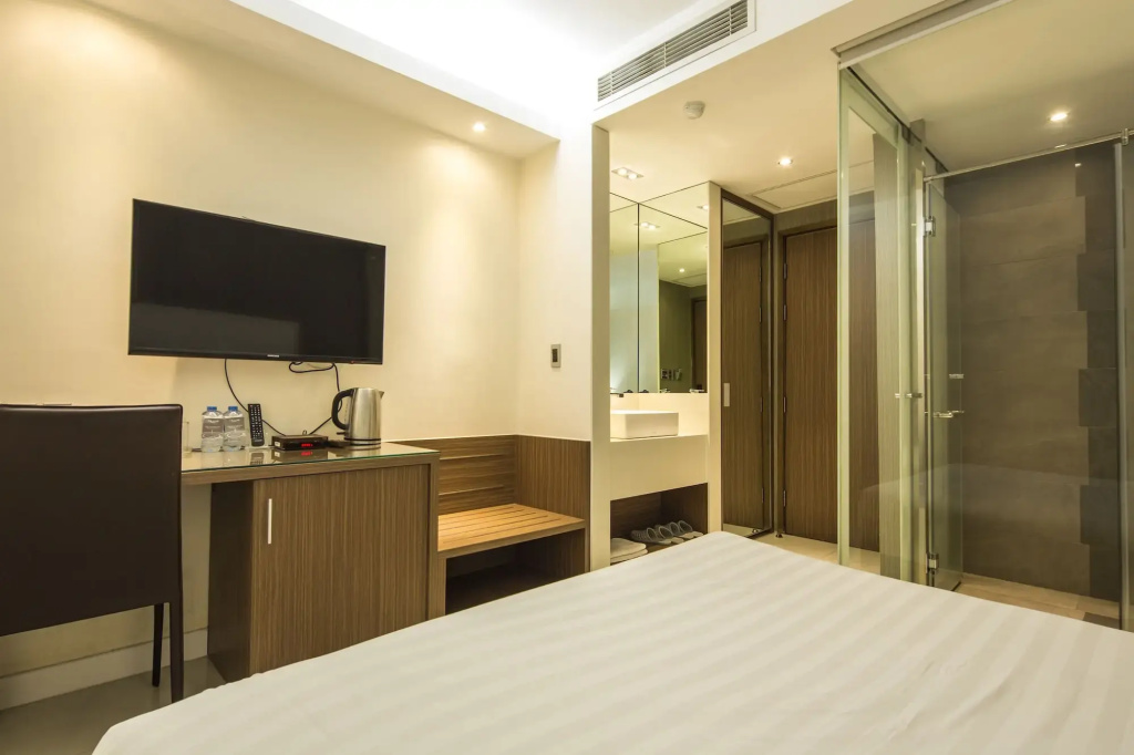 The Luxe Hotel