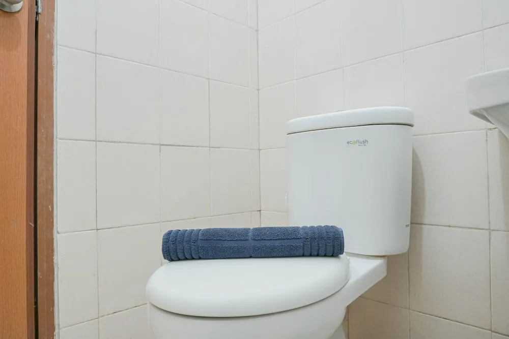 Cozy Living 1Br At Tifolia Apartment