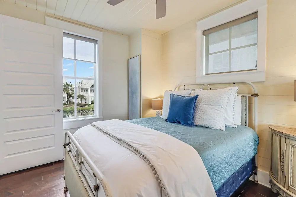 Seaside Shanty 125 SE