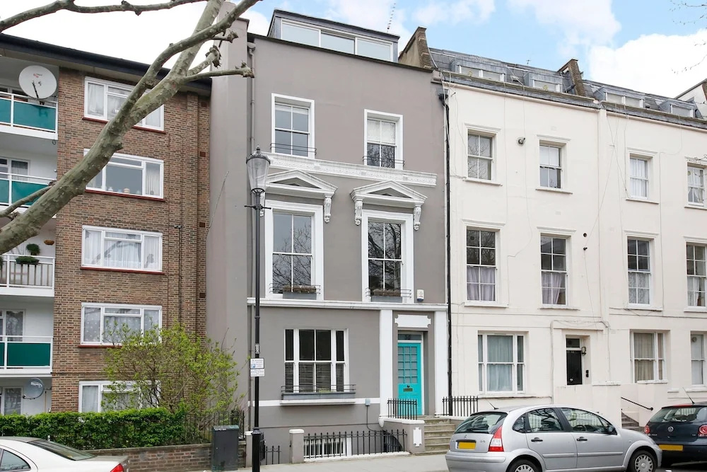 Stunning 2 Bedroom Apartment With Garden in Notting Hill