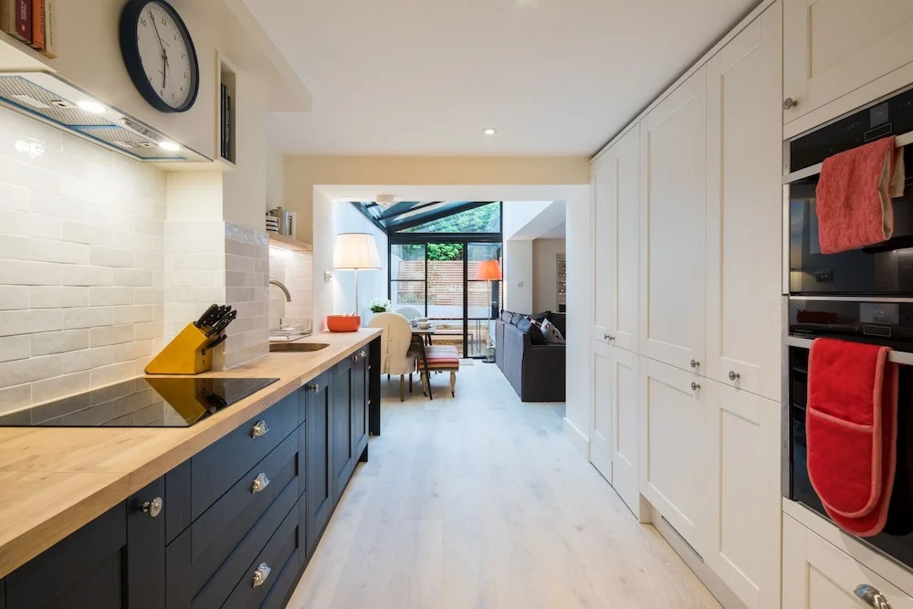 Quiet Classical/modern Designer Garden Flat