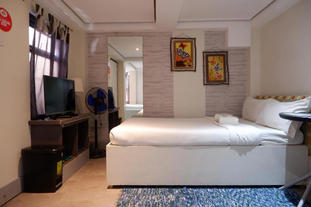 OYO 492 Sunset View Ridge Residences