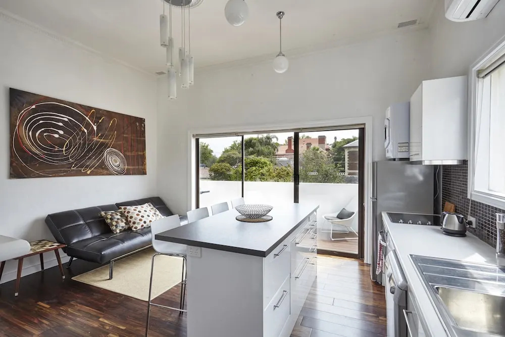 The Anderson, South Melbourne, MSAC 400m, Parking, Balcony