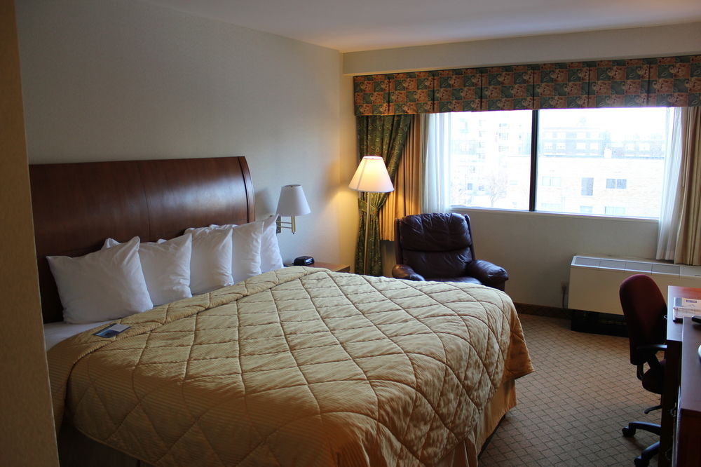 Park East Hotel