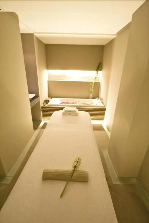 Hotel St. Ellis