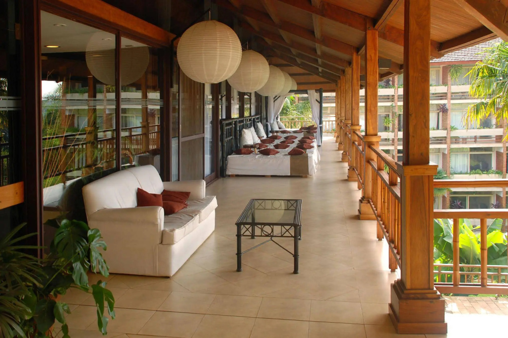 Hotel Raices Esturion