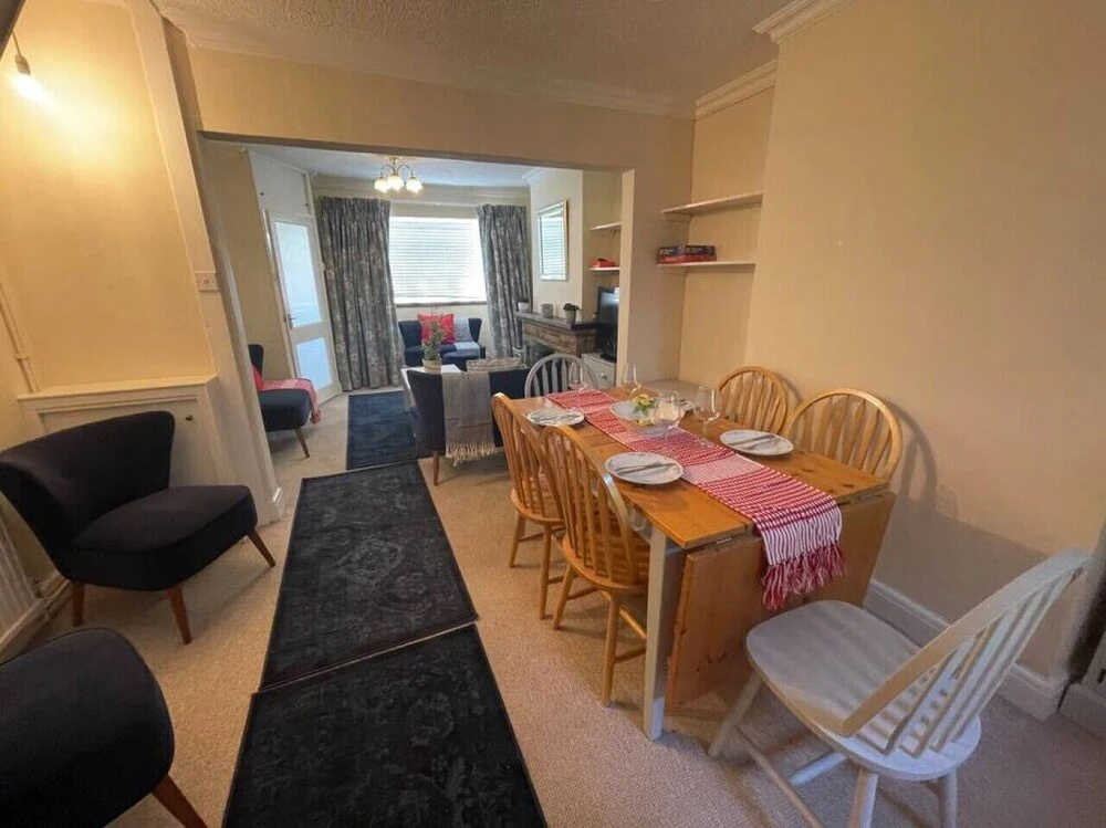 Park End House - Parking Pet Friendly - From 180 Per Night