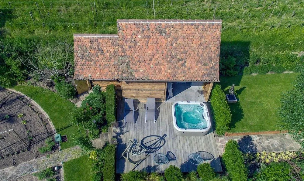 Le B. Cottage