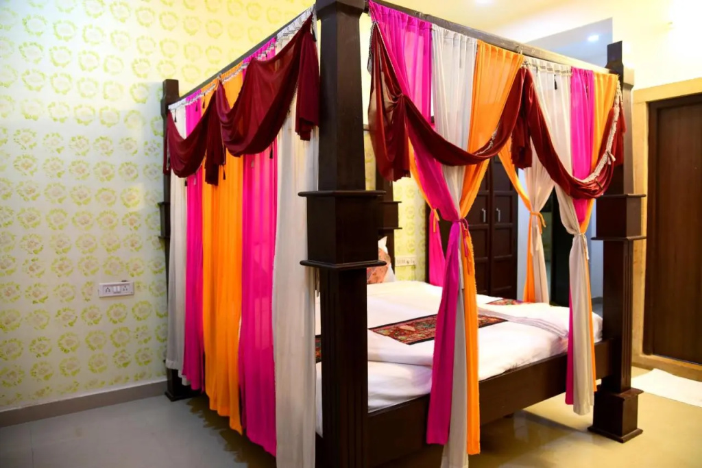 Hotel Marina Mahal with Swimming Pool