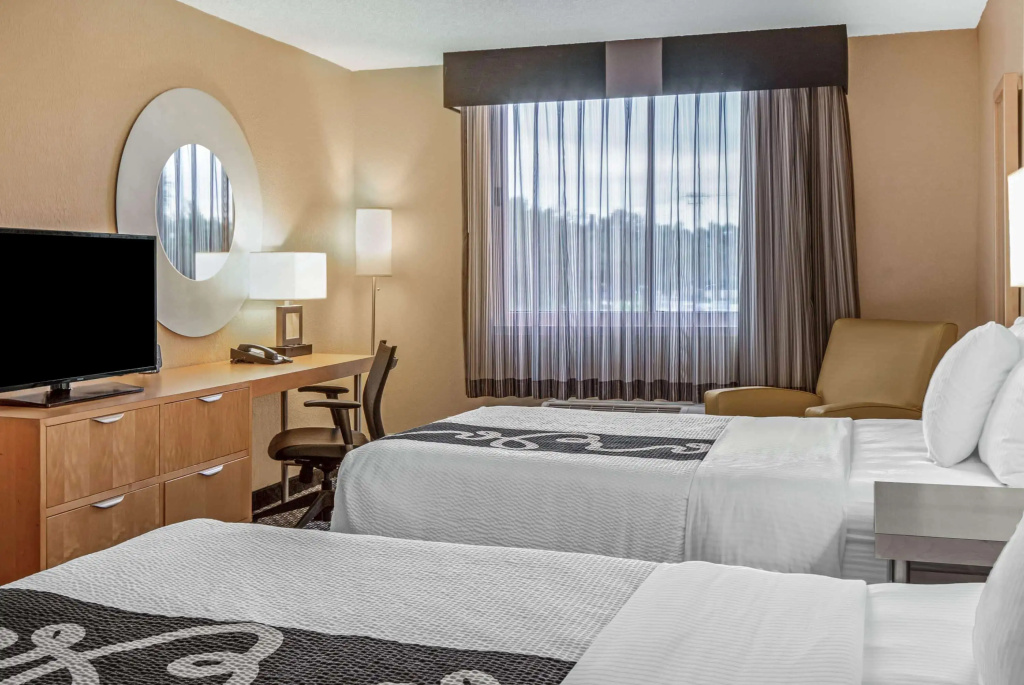 La Quinta by Wyndham Naples Downtown
