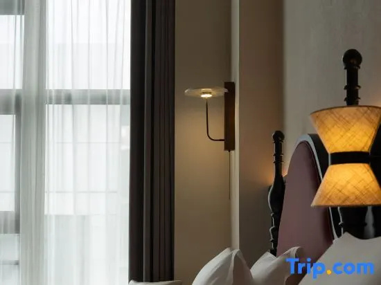 zhenyi Skyline Riverside Hotel (Changsha Wuyi Square Peiyuanqiao Subway Station Branch)