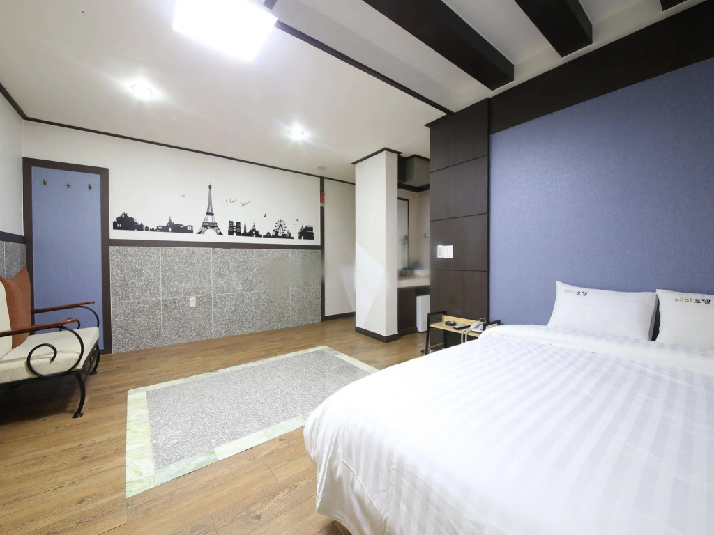 Theme Motel