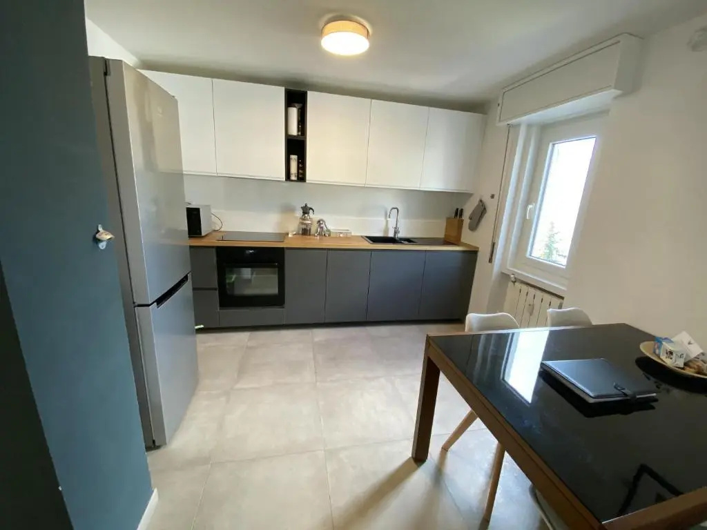 Clotes apartment, 50m from slopes - sleeps 8, 2 bath - Sauze Holiday