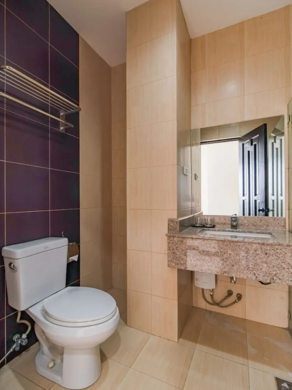 Main Hotel & Suites