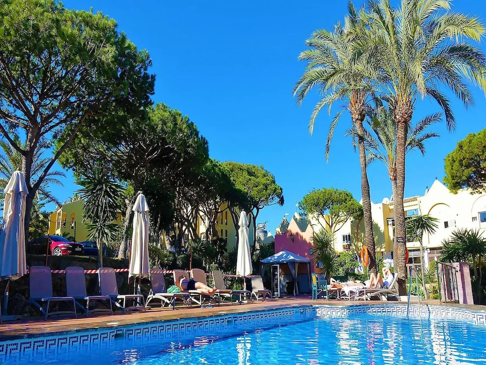 Dona Lola Sandra - Cozy beach front house with open sea views located in Calahonda only few minutes away from Marbella - Costa del sol CS111