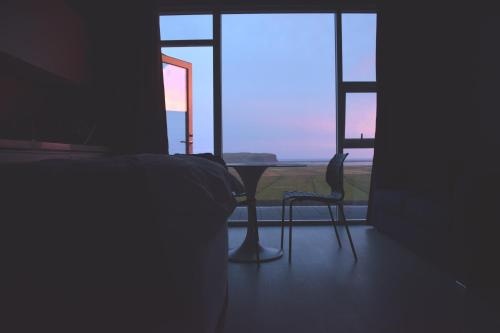 Black Beach Suites