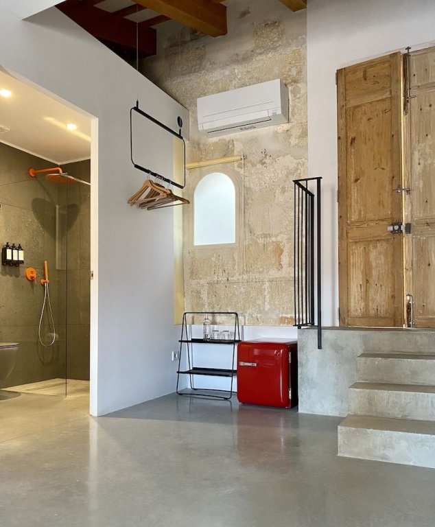 Fragile Boutique Hotel